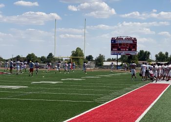 Elgin Owls football players play ‘fast, physical’ during Bethany scrimmage