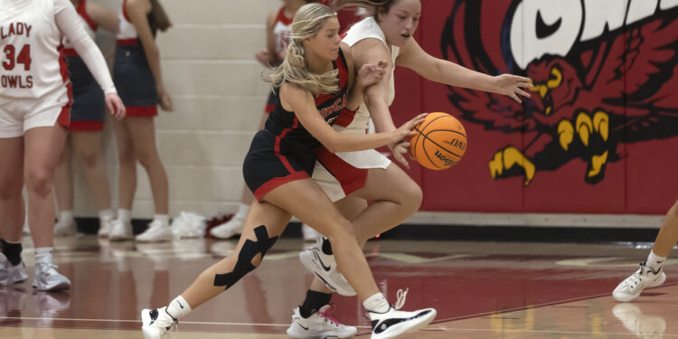 Elgin earns fifth win, defeats Newcastle 43-24