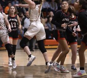 Senior Emma Nunley (2) scores on a layup against Apache earlier this month. She finished the game with 19 points. HUGH SCOTT JR. | SOUTHWEST CHRONICLE