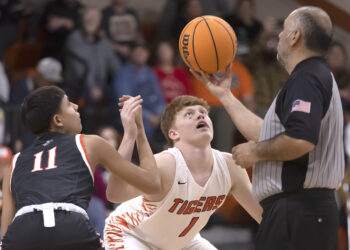 Apache outduels Sterling Tigers, 66-46