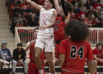 Elgin Owls sweep past Cache 61-34 in Western Conference tilt