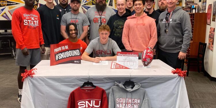 Parker signs with SNU football team