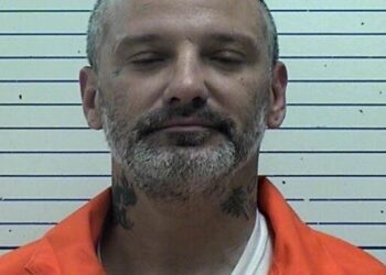 Threats by knifepoint, obstruction net man $50,000 bond