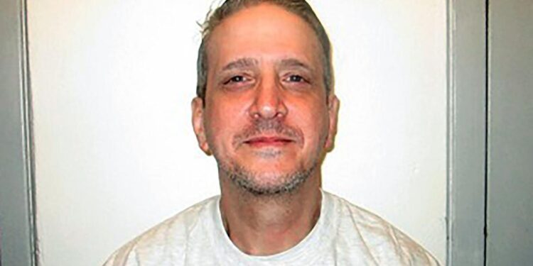 Supreme Court blocks Richard Glossip’s execution in Oklahoma