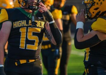 Brown meshes grid, mat skills to become strong linebacker