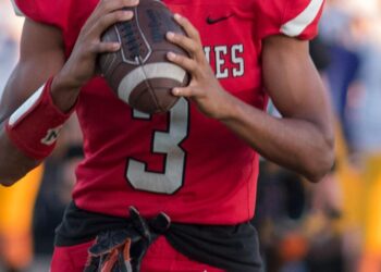 LHS gets fast start, decks Northwest crew