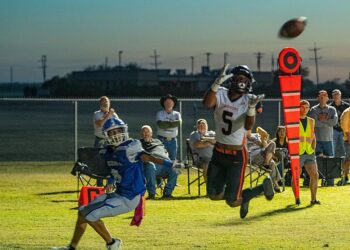 Onside kick recovery seals Apache's 28-24 win over Walters