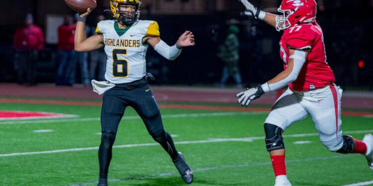 Owls strike early dominate Highlanders, 62-14