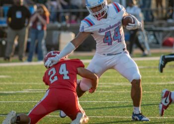 LHS linebacker doing his best to stop opponents