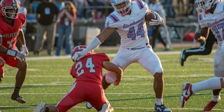 LHS linebacker doing his best to stop opponents