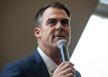 Oklahoma governor's monopoly on turnpike board to end but changes may take time