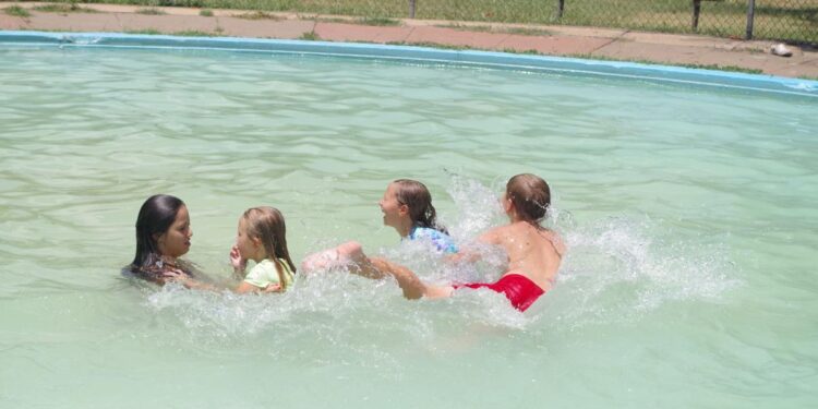 Lawton City Council proceeds with plans to open wading pools, splash pads