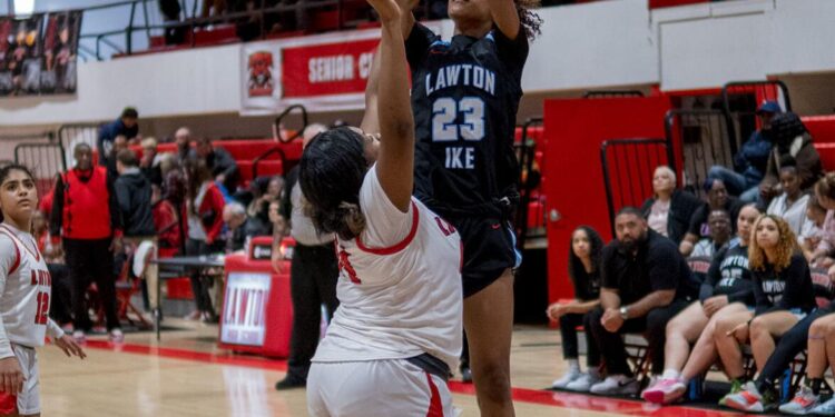 Mac teams sweep on road; Ike, LHS splits pair