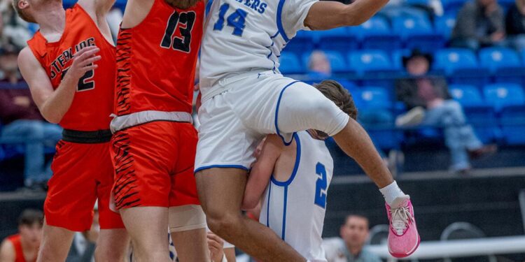 Mansel's heroics seal wild Sterling victory