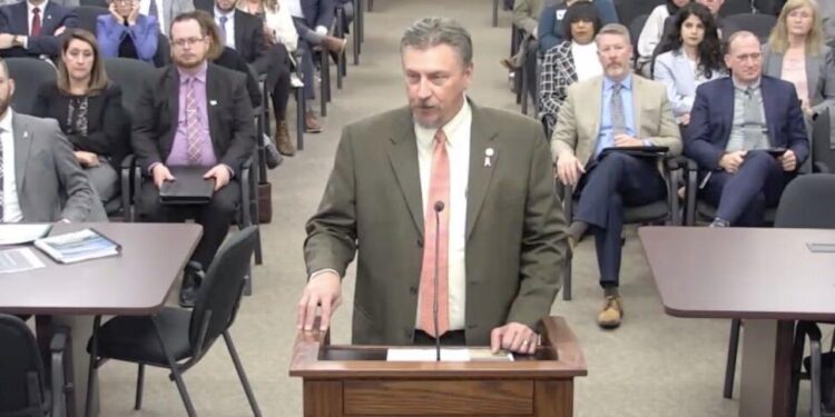 Oklahoma transportation board OKs $60,000 raise for director