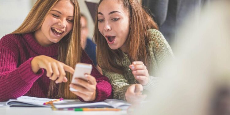 Proposed Senate bill would create phone-free sites within schools