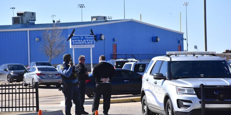 Bomb threat shuts down Eisenhower High and Middle schools in Lawton