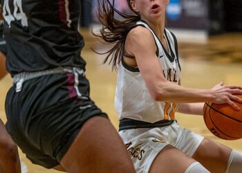 Dustdevils sweep CU teams in LSC action