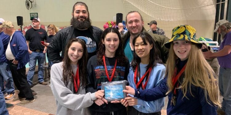 Lawton swimmers advance to state meet