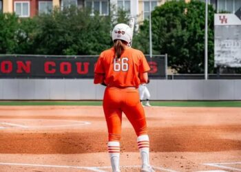 Cowgirl Softball completes sweep of Houston, 10-2