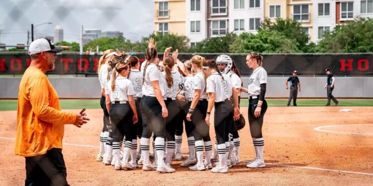 Cowgirls dump Houston again, go for series sweep today