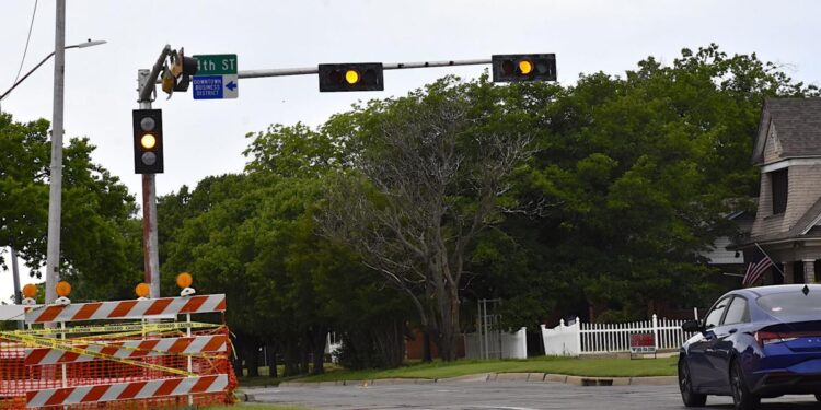 Gore lights in 'flash mode' for permanent change