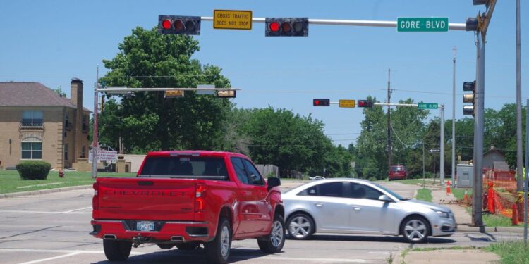 City of Lawton starting process to remove Gore Boulevard/4th Street signal lights