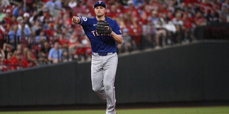 Cardinals beat the Rangers 8-1