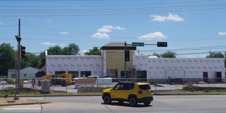 Lawton traffic light to be adjusted to accommodate new business on North Sheridan Road