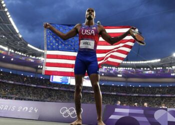 Hall gives Americans another come-from-behind gold