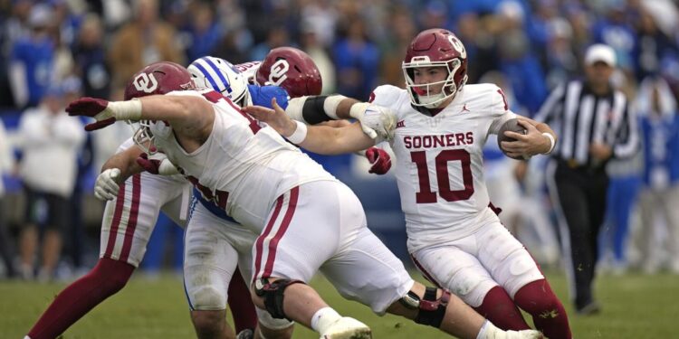 QB Arnold leads No. 16 Oklahoma into opener against Temple