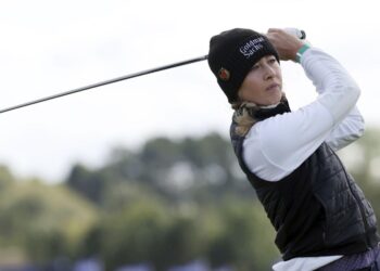 Shin capitalizes on Korda's struggles to lead Women's British Open