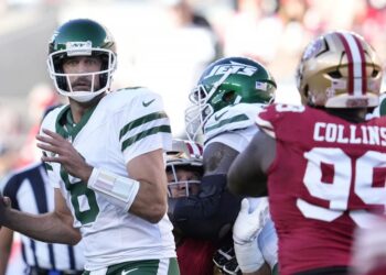 49ers spoil Rodgers' return with 32-19 win over Jets