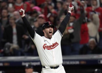 David Fry hits two-run, walk-off homer in 10th as Guardians stun Yankees in Game 3 of ALCS