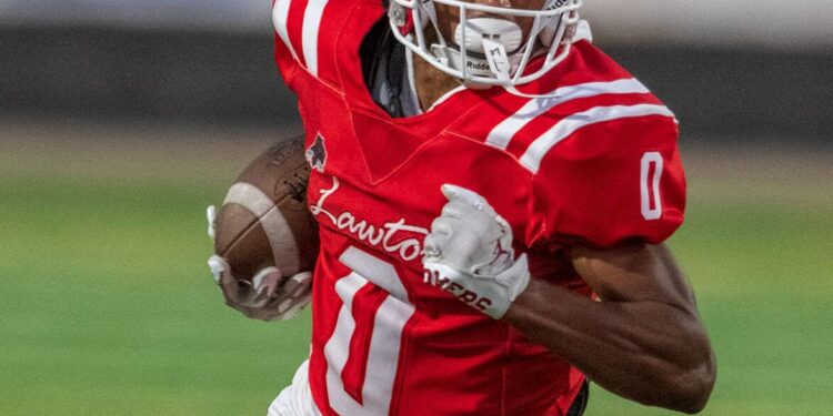 Scribe sees LHS, Elgin getting home wins