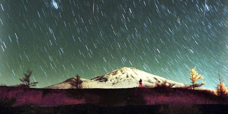 The Leonid meteor shower peaks as the supermoon wanes