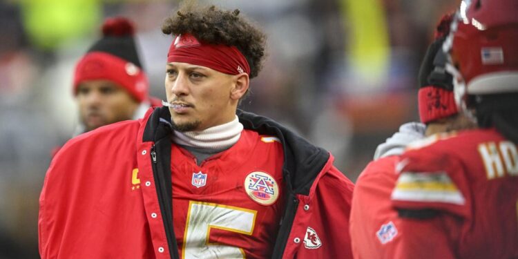 Chiefs waiting for word on Mahomes