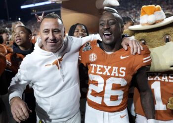 College playoffs looks for good matchups after 1st-round blowouts