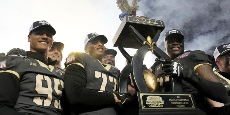 Daily leads No. 19 Army to 27-6 victory over La Tech