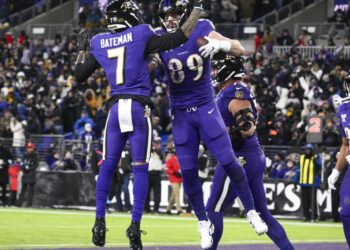 Jackson, Ravens draw even atop the AFC North