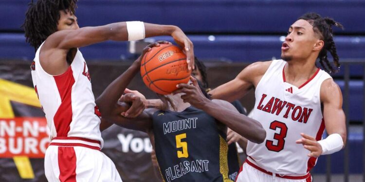 Wolverines claim tourney title in Texas