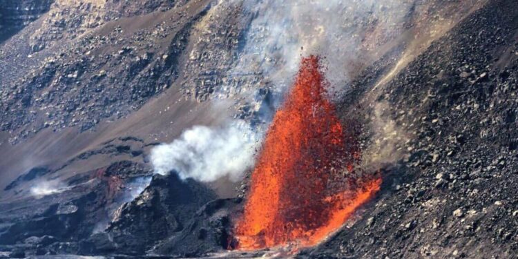 Eager visitors flock to see spectacular lava fountaining from Kilauea eruption in Hawaii