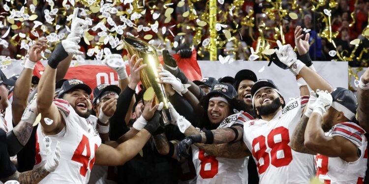 Ohio State outlasts Notre Dame, 34-23