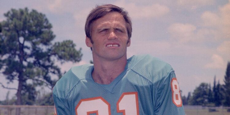 Howard Twilley, receiver for undefeated 1972 Dolphins and Heisman runner-up at Tulsa, dies at 81