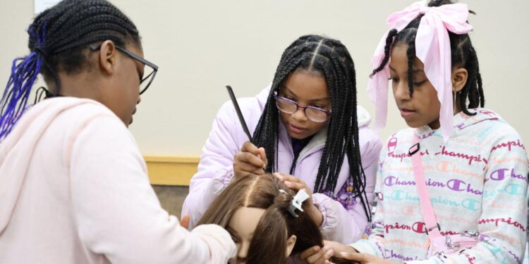 Lincoln Elementary students zone in and discover