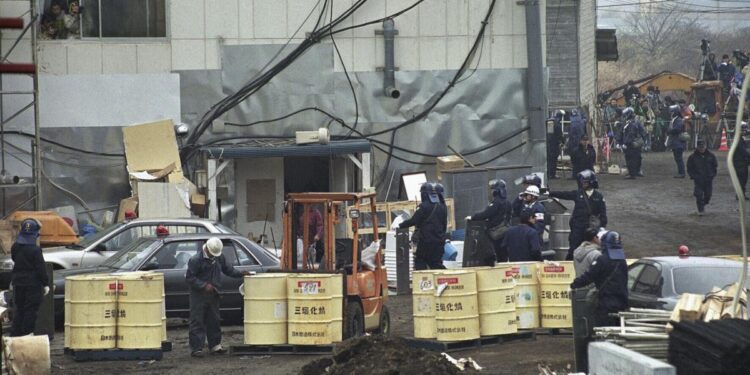 30 years after deadly Tokyo subway gassing, survivors and victims' families still seeking closure