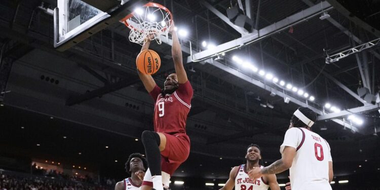 Arkansas upsets 2-seed St. John's, 75-66