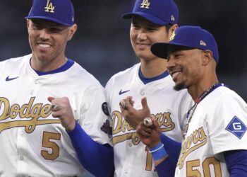 Dodgers show off glittering World Series rings