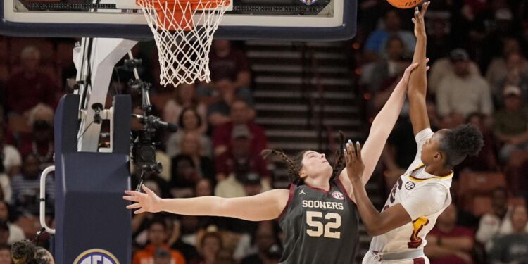 South Carolina routs OU, hits SEC finals