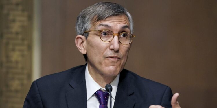 Top vaccine official resigns from FDA